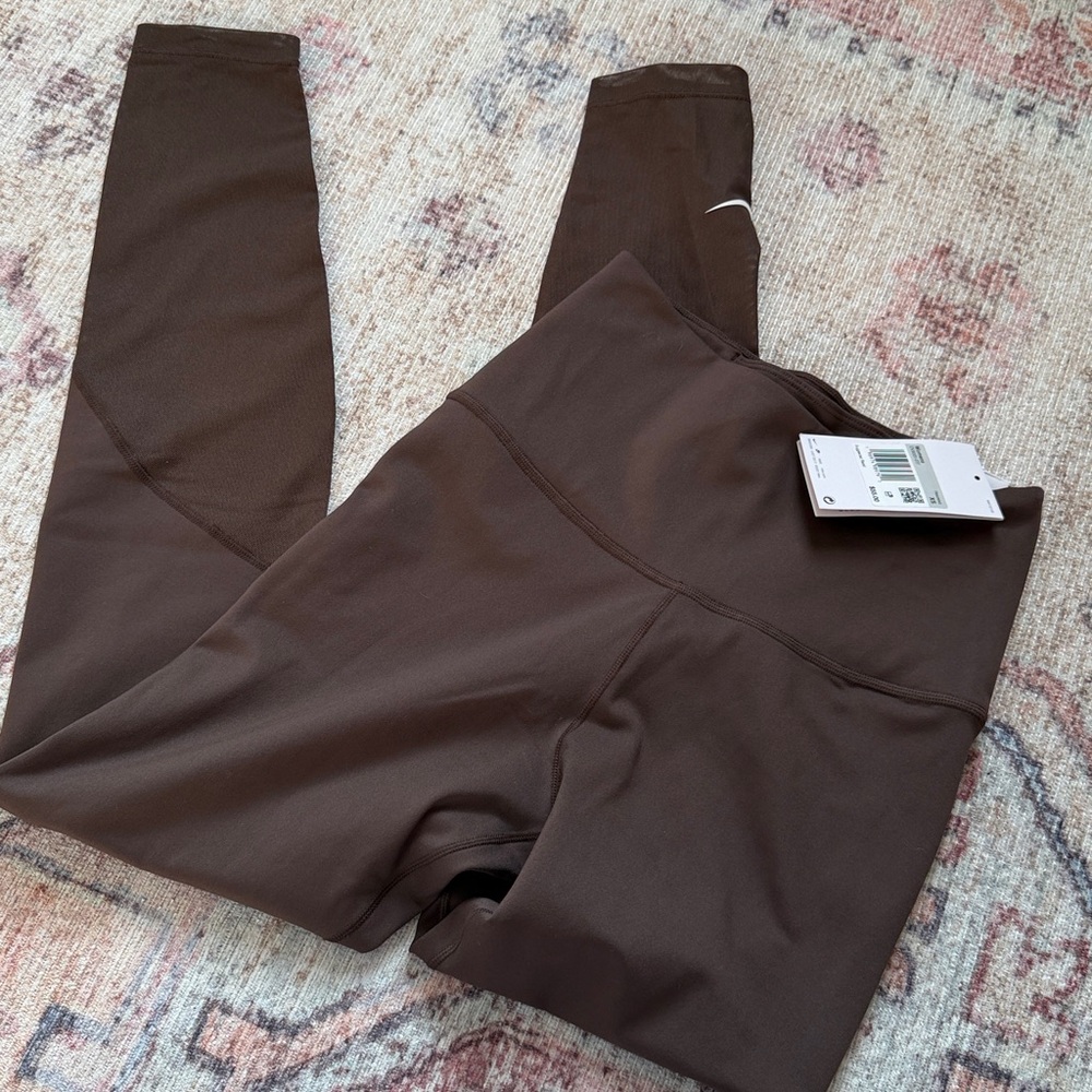 Women’s Nike leggings